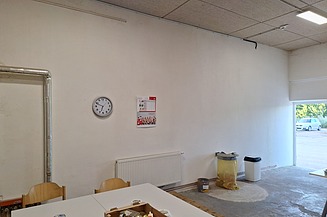 dieses Bild zeigt eine leere Wand im Pausenraum der Naporo