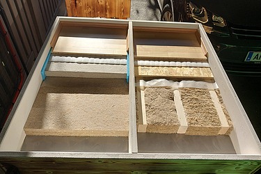 Bild zeigt Platten unterschiedl. Dichte und Dicke