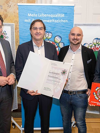 Dieses Bild zeigt Hr. Walzek und Hr. Sumetzberger mit BM Norbert Totschnig